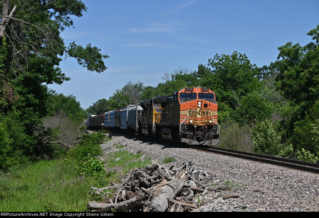 BNSF 4589